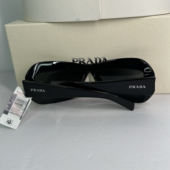 New Authentic Prada Runway SPR30Y-1AB-5S0 120 3N Sunglasses-Black - Picture 11 of 15